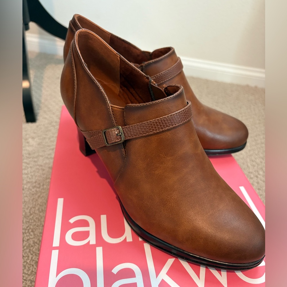 LAUREN BLACKWELL Brown Ankle Boots